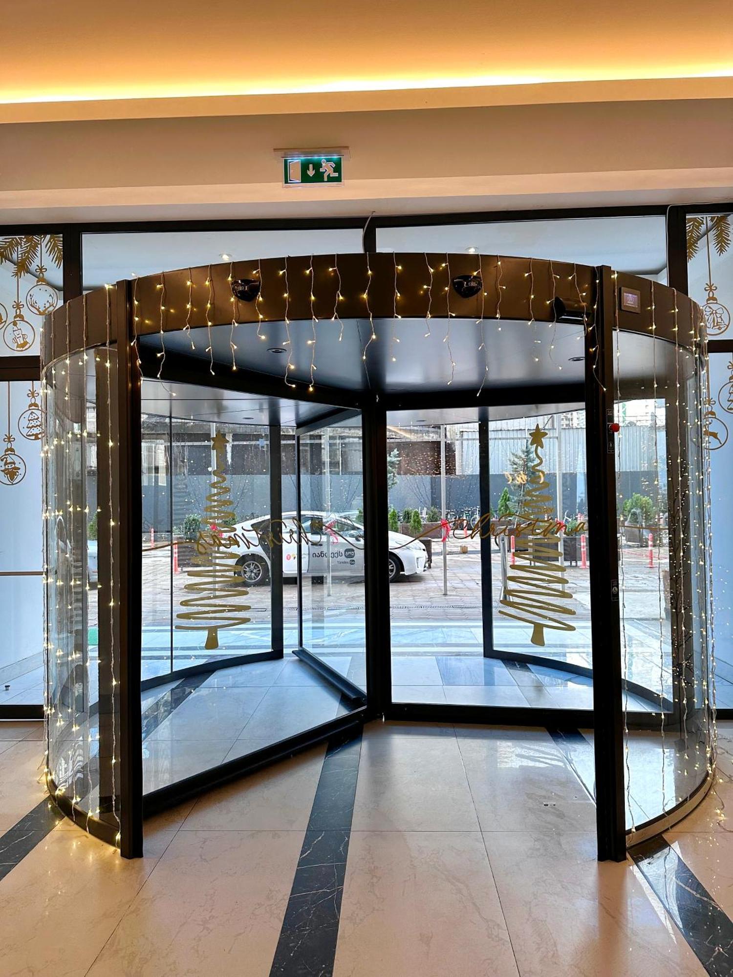 Best Location Apartments In Batumi Bagian luar foto
