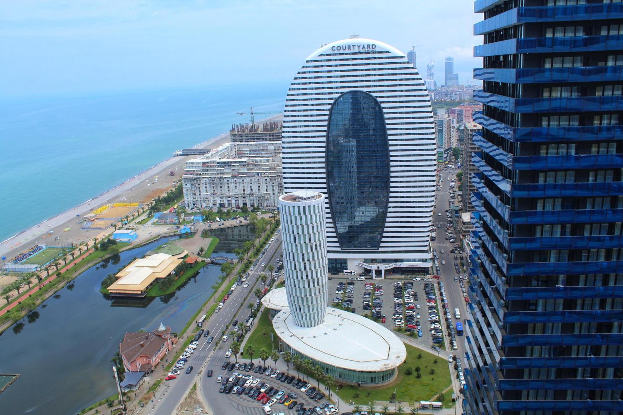 Best Location Apartments In Batumi Bagian luar foto