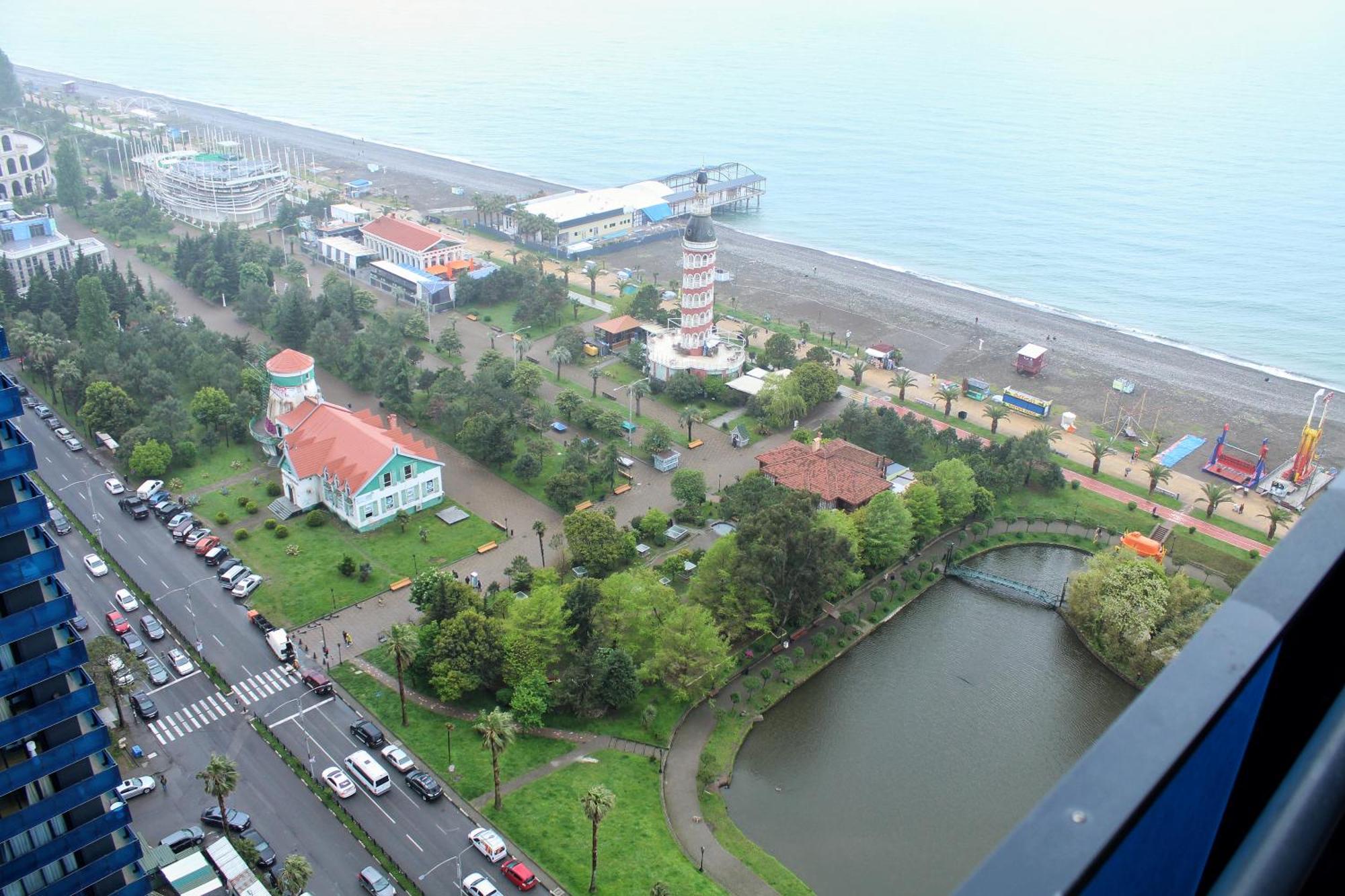 Best Location Apartments In Batumi Bagian luar foto
