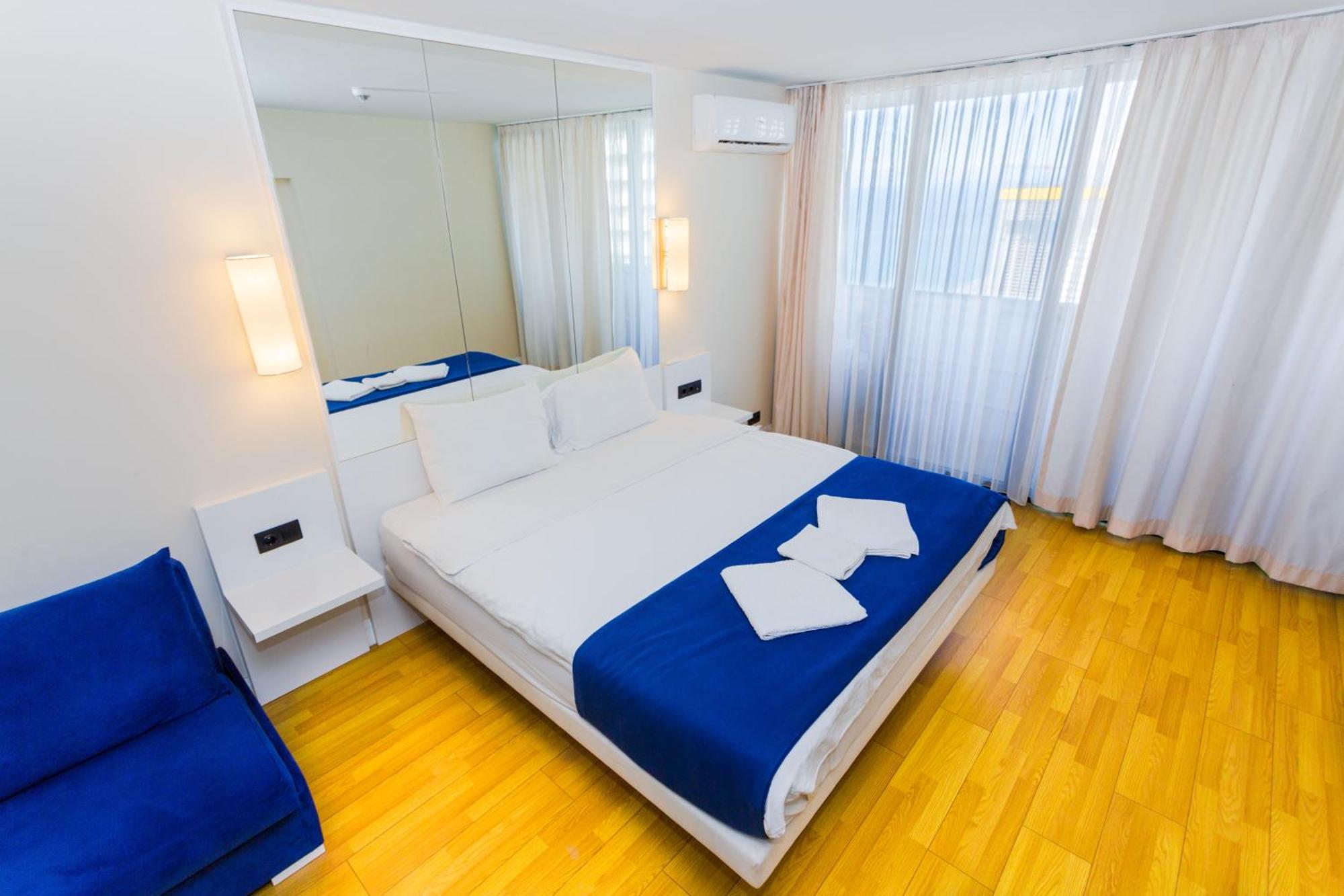 Best Location Apartments In Batumi Bagian luar foto