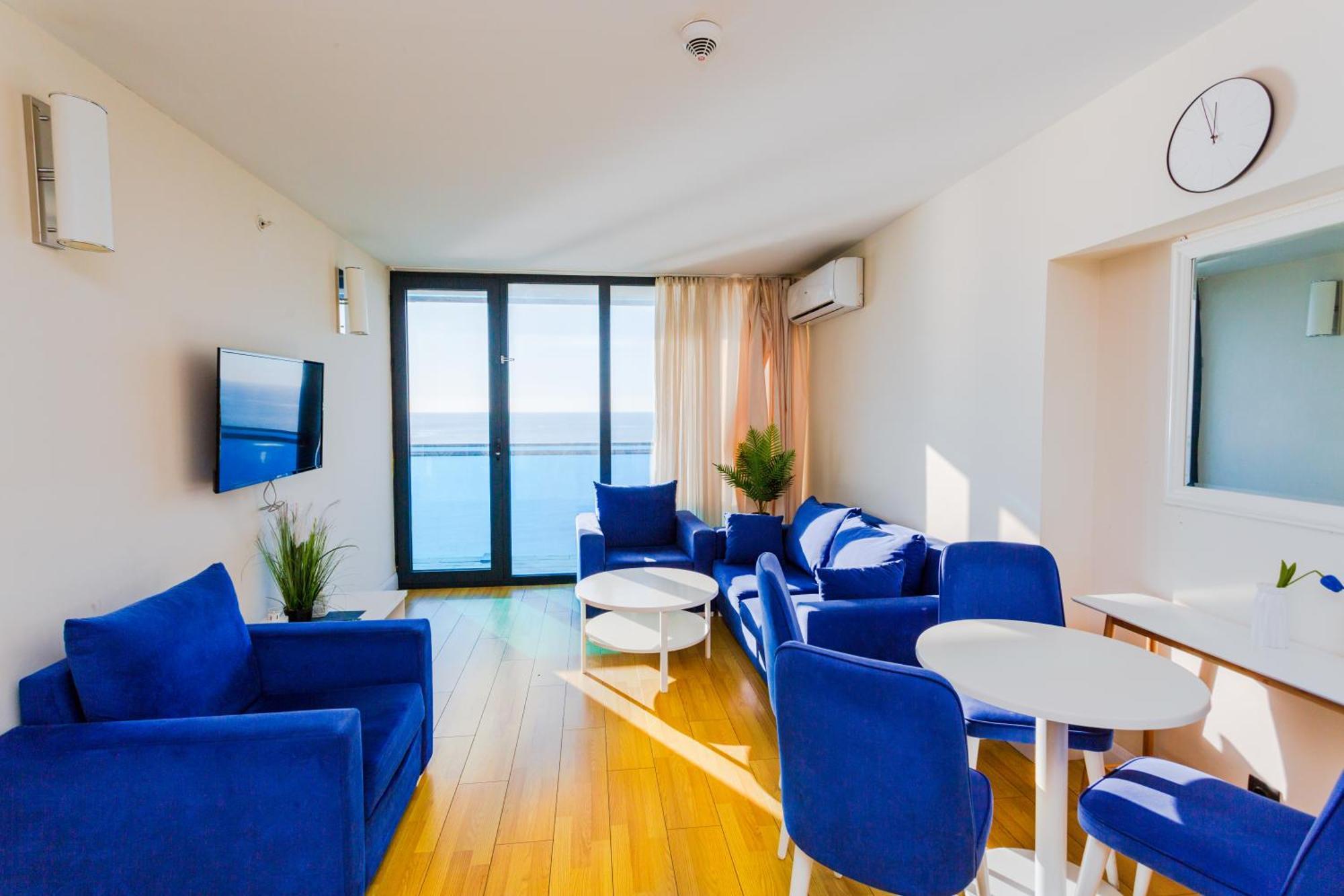 Best Location Apartments In Batumi Bagian luar foto