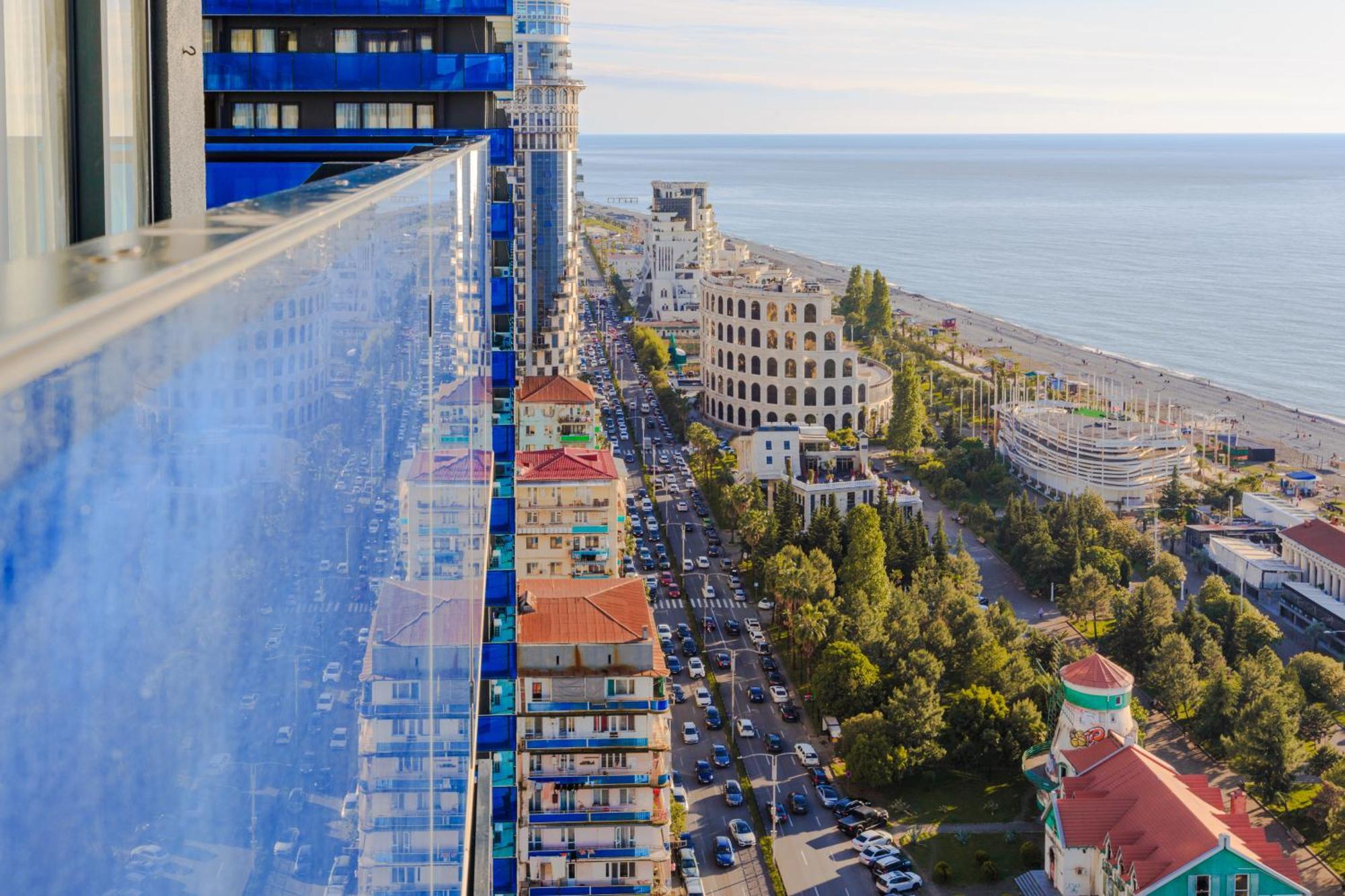 Best Location Apartments In Batumi Bagian luar foto