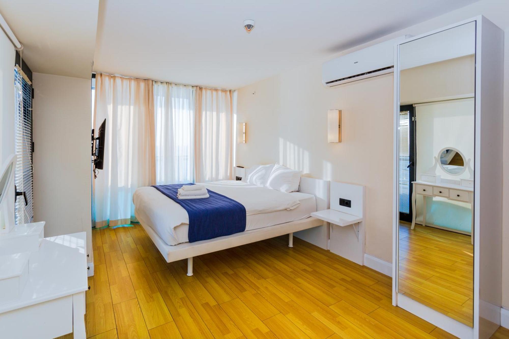 Best Location Apartments In Batumi Bagian luar foto