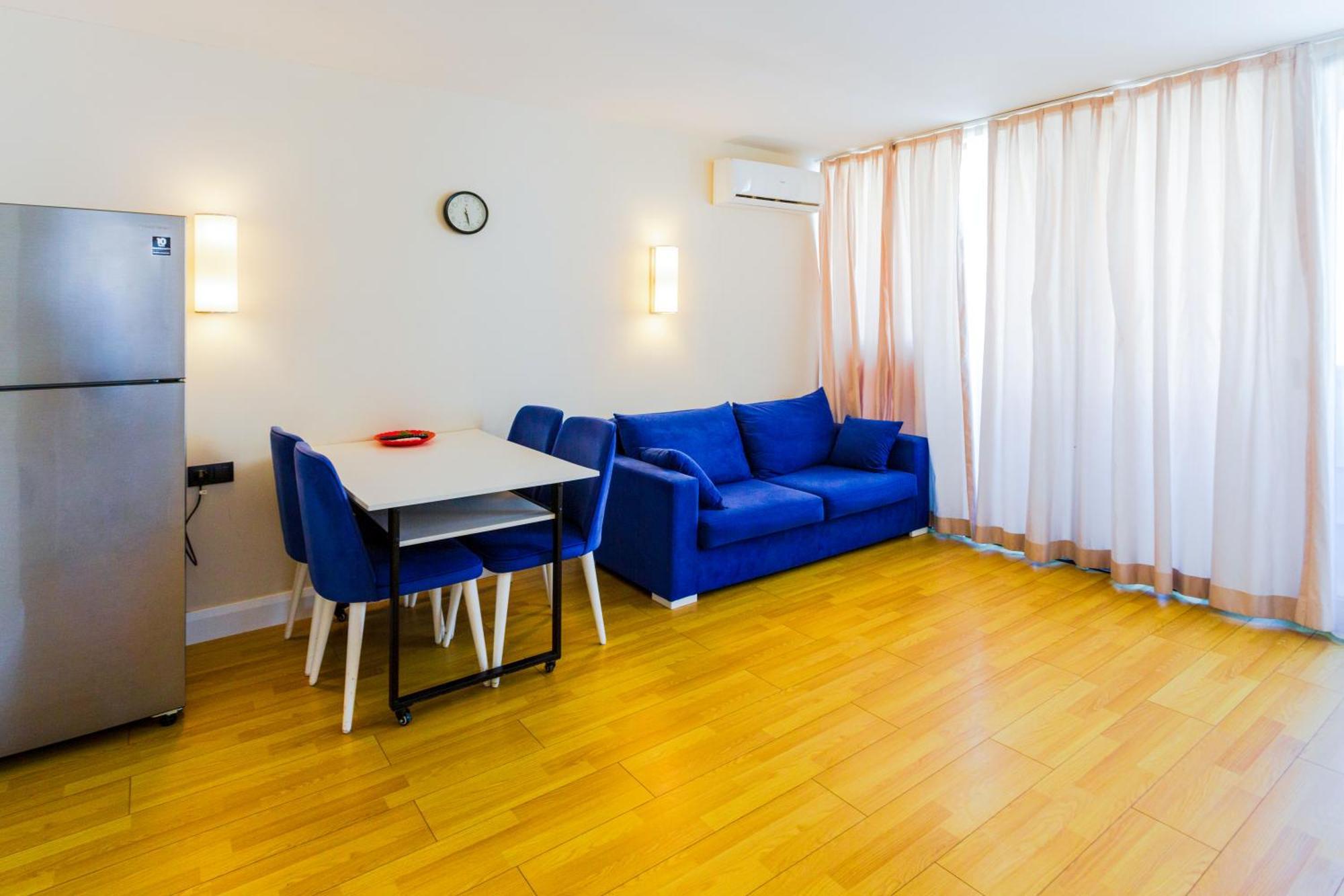 Best Location Apartments In Batumi Bagian luar foto